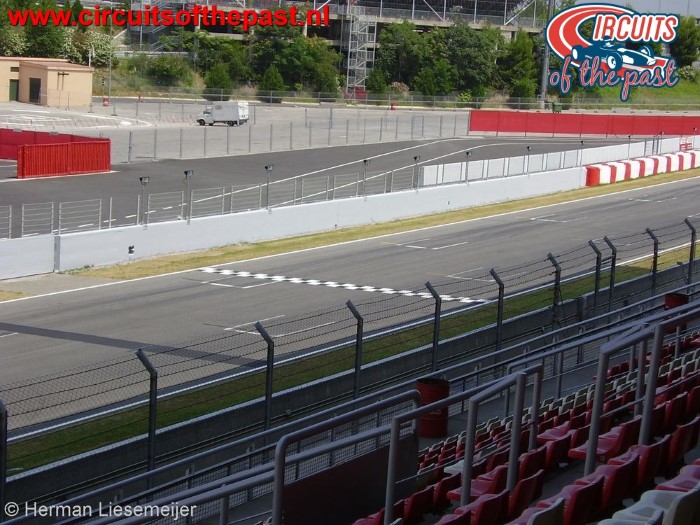 Circuit Barcelona – De Start-Finish-lijn die Max Verstappen als eerste kruiste