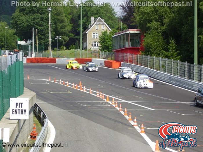 Spa-Francorchamps - Uitkomen oude La Source tijdens de VW Fun Cup in 2005