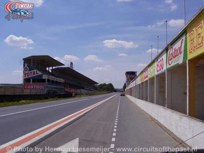 Circuit Reims-Gueux 2015 - Pitsstraat
